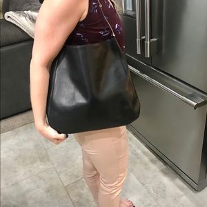 Gucci black leather shoulder bag